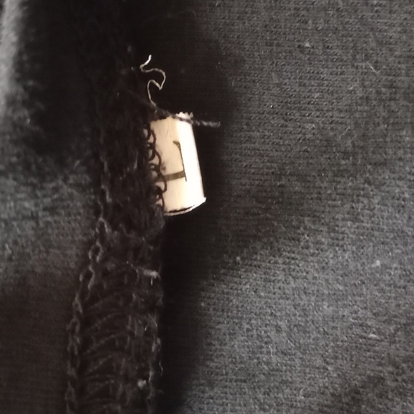 🧡2/$10 NWOT RAKELI Embroidered Plant Cropped T-Shirt. "Water Your Plants" - Picture 6 of 6